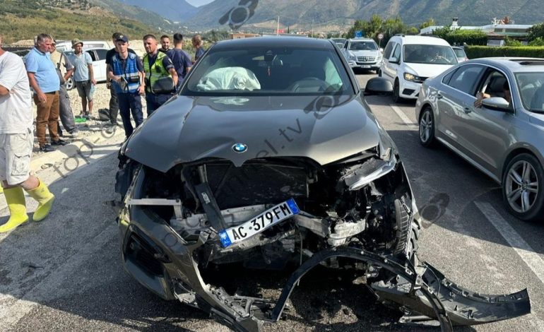 AKSIDENT I RËNDË NË AKSIN VLORË-ORIKUM/ Përplasen dy makina, një person…