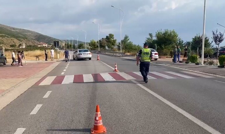 EMRI/ U përplas nga makina në aksin Pogradec – Lin! Ndërron jetë gjatë rrugës për tek Trauma e moshuara