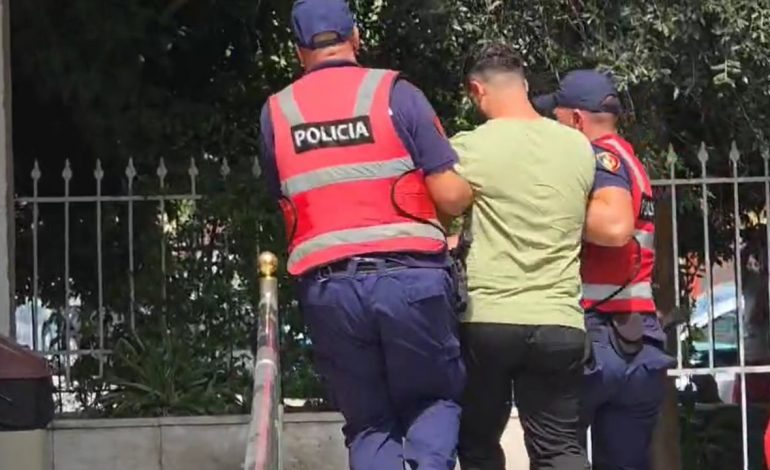 VRAU BESMIR KUMRIEN PËR KANALIN VADITËS/ Gjykata e Fierit vendos ‘arrest me burg’ për Xhesion Toromanin