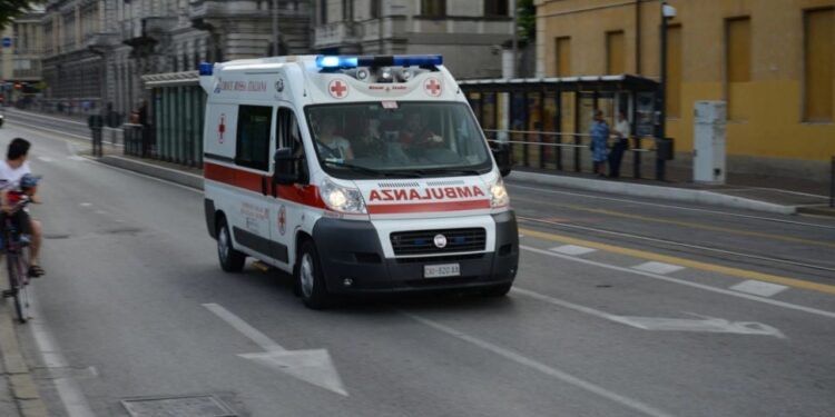 E RËNDË NË ITALI/ Furgoni shtyp djalin 2-vjeçar, shoferi nuk e dinte se çfarë kishte bërë derisa u njoftua nga policia