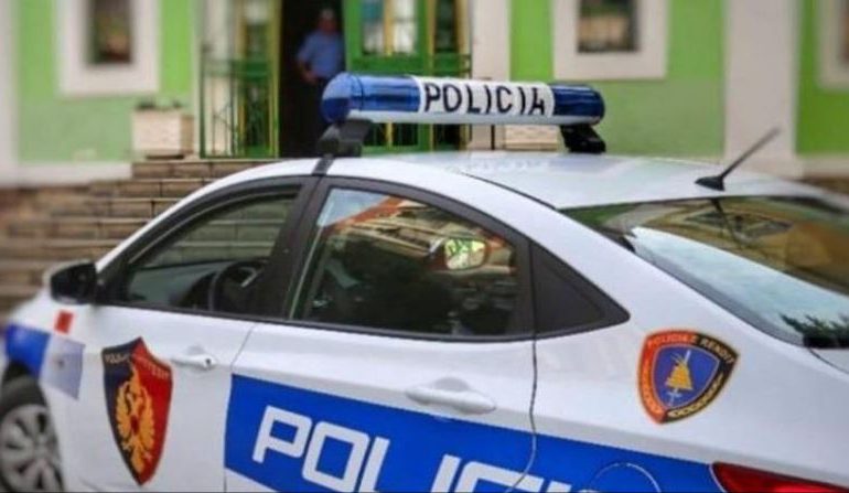 EMRI/ Ndihmonte emigrantë nga vendet e treta që të kalonin kufirin në mënyrë të paligjshme, arrestohet 28-vjeçari
