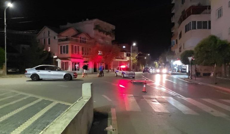 AKSIDENT NË POGRADEC/ I riu me monopatinë përplaset me BMW-në