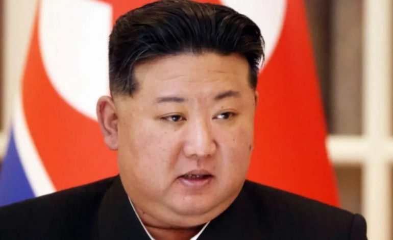 RRITEN TENSIONET NË KUFI/ Kim Jong Un i përgjigjet Koresë së Jugut me testimin e dy raketave të reja mbrojtëse