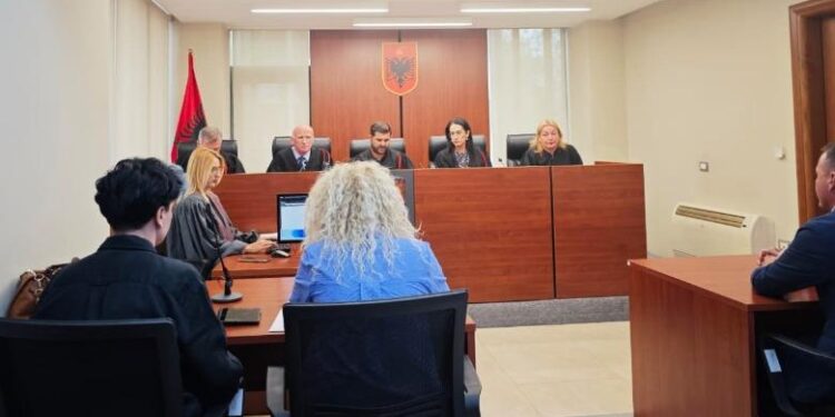KOLEGJI ZGJEDHOR RRËZON ADRIATIK LAPAJ/ Mandati i deputetit mbetet te Ana Dajko