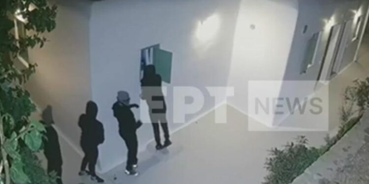 VIDHNIN TURISTËT NË MYKONOS/ Arrestohen grabitësit shqiptarë në Greqi, dolën blof nga kamerat e sigurisë