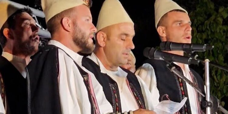 “VAJZË FEST” MBYLL EDICIONIN E TRETË/ ri ditë këngë, valle e art në zemër të Lumit të Vlorës