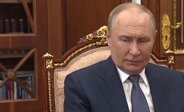 RAFTI I LIBRAVE TË PUTIN/ Si Kremlini po i paraqet pamjet e vjetra si të reja