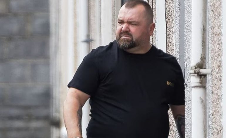 EKZEKUTOI NË SHQIPËRI GRUAN QË MBANTE FËMIJËN 1-VJEÇ/ “Daily Mail” investigim për vrasësin nga Berati: Si u fut dy herë ilegalisht në Angli?!
