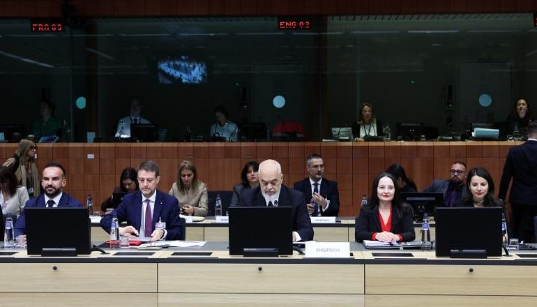 HAPEN NEGOCIATAT ME BE/ Kos: Shqipëria ka ecur shpejt, Unioni përgjegjësi për ta mbështetur! Rama: Duhet të rishpikim veten