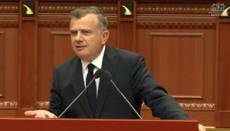 RREGULLORJA E KUVENDIT/ Balla ironi me opozitën: Kur jeni ju dakord, Kushtetuta mund të shkelet! S’kemi kohë për teatër