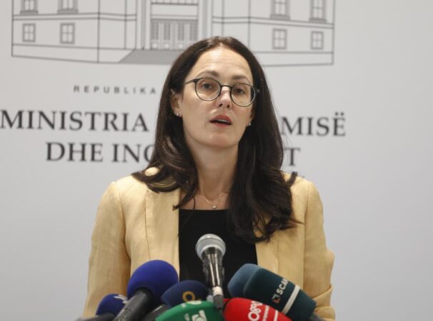 RAPORTI I DASH/ Qeveria: Do të luftojmë informalitetin, Ibrahimaj: Plan 3-vjeçar për reduktimin e parasë “cash”