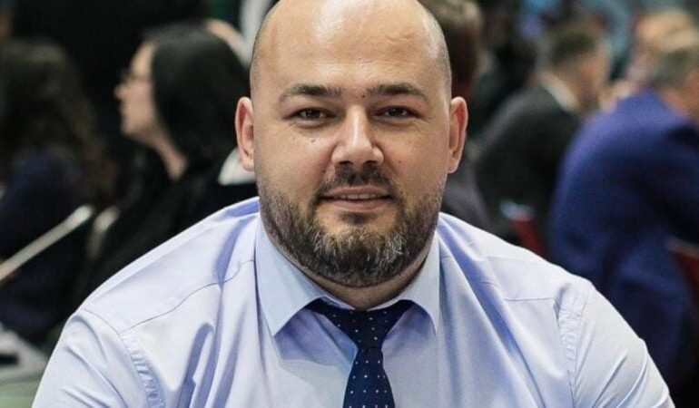 MASHTROI KLIENTIN DUKE I MARRË 8 MIJË EURO/ SPAK cakton ‘arrest shtëpie’ për avokatin Besart Logu, zv.drejtori i Departamentit të Drejtësisë në PD