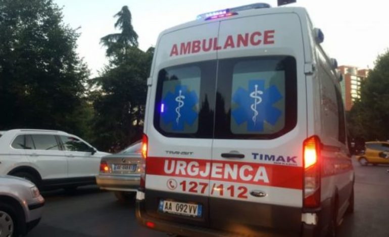 E RËNDË/ Aksident FATAL në Vorë, një i vdekur dhe dy të plagosur