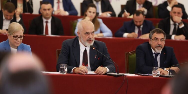 NGA DENAJ, TEK KLOSI/ Zbulohet kujt ia ka besuar Rama drejtimin e komisioneve parlamentare