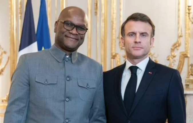GJENDET PA JETË AMBASADORI I AFRIKËS SË JUGUT NË FRANCË/ Dyshohet se ra nga kati i 22-të i hotelit