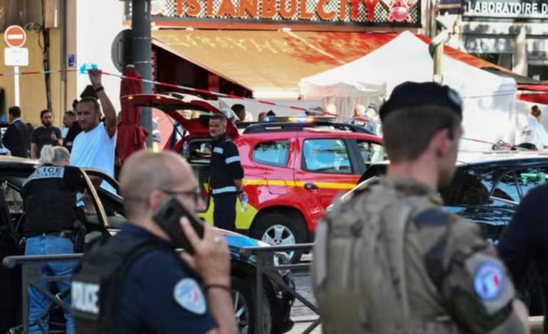 SULM ME THIKË NË FRANCË/ Pesë të plagosur, policia vret agresorin pas përpjekjeve për ta arrestuar