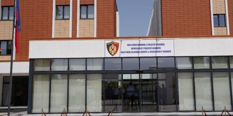 NË KËRKIM PASI PLAGOSËN ME THIKË 33-VJEÇARIN/ Arrestohen babë e bir në Shkodër