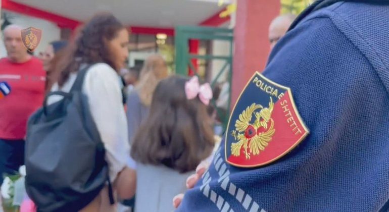 TË HËNËN NIS SHKOLLA/ Kontroll nxënësve te dera. Policia bën planin e sigurisë, do mbyllen lokalet afër shkollave!