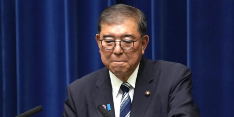 HUMBI ZGJEDHJET/ Kryeministri i Japonisë jep dorëheqjen pas më pak se një viti në detyrë