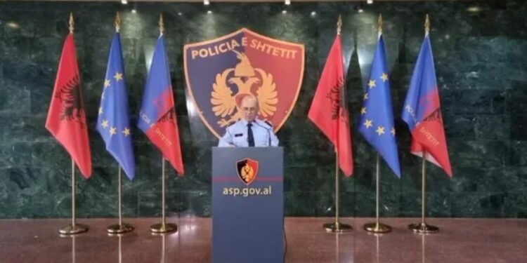 NESËR DITA E PARË E SHKOLLËS/ Policia njofton masat e reja: Do të mbyllen lokalet dhe ambulantët