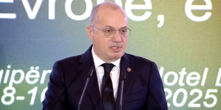 KONFERENCA E AMBASADORËVE/ Hasani: Integrimi europian është busulla jonë strategjike