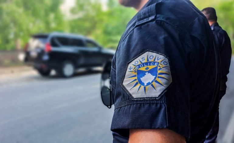 OPERACION I MADH NË PRISHTINË/ 10 persona në pranga, akuzohen për drogë dhe armë