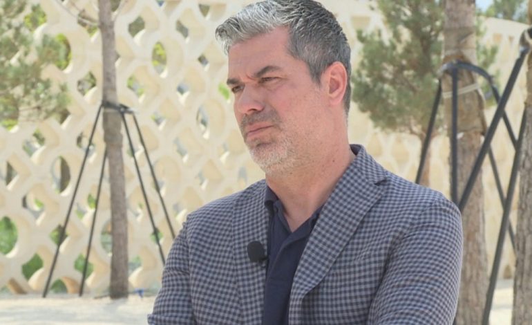 ÇFARË NDODHI? Kryetari i Bashkisë Vlorë, Ermal Dredha jep dorëheqjen