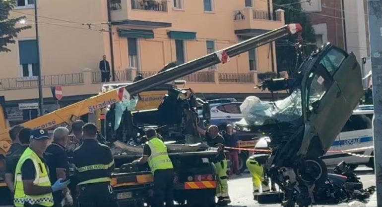 AKSIDENT TRAGJIK NË BOLONJA/ Makina përplaset me një shtyllë ndriçimi gjatë ndjekjes nga policia, humb jetën 18-vjeçari shqiptar