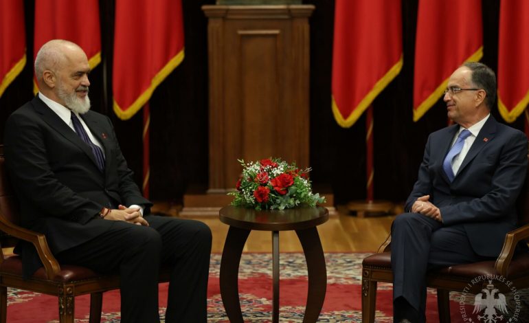 KRIJIMI I MINISTRES “ROBOT” DIELLA/ Presidenca sqaron vendimin e Begajt: Kreu i Shtetit ka dekretuar vetëm Kryeministrin