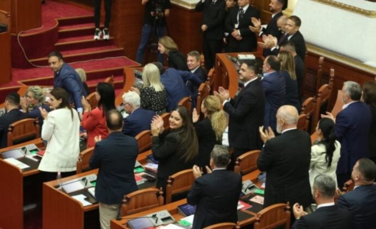 PS NIS REFORMËN NË KUVEND/ Të hënën diskutimi për ndryshimin e numrit të komisioneve parlamentare