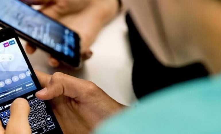 SHOKUESE NË ITALI/ Vajza 12-vjeçare abuzohet seksualisht nga një i ri dhe një i mitur tjetër, videot e saj i shpërndanë në rrjetet sociale
