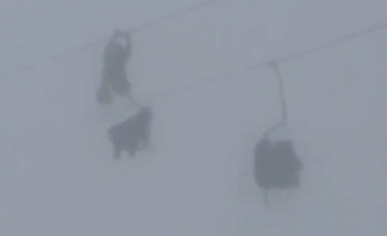 TRAGJEDI NË RUSI/ Shkëputet teleferiku në malin Elbrus dhe përplaset pas shkëmbinjve, 3 të vdekur dhe 9 të plagosur
