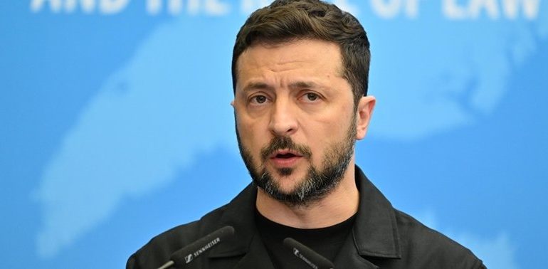LUFTA NË UKRAINË/ Zelensky: Do të marrim 3.5 mld dollarë për të blerë armë nga SHBA-të muajin e ardhshëm