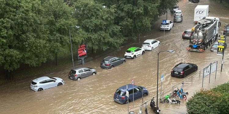 MOTI I KEQ GODET ITALINË/ Përmbytet Milano, alarm portokalli për Lombardinë