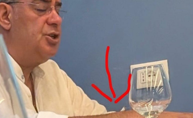 KONSUMOI CIGARE NË AMBIENT TË MBYLLUR/ Albana Koçiu shkarkon nga detyra zv.ministrin e Brendshëm, pas denoncimit të qytetarit