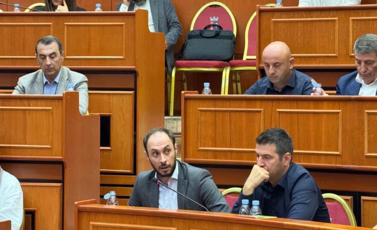 SHKARKIMI I VELIAJT/ Këshilltari i PS Aldo Merkoçi: Me këtë vendim po tjetërsojmë padrejtësisht vullnetin e qytetarëve