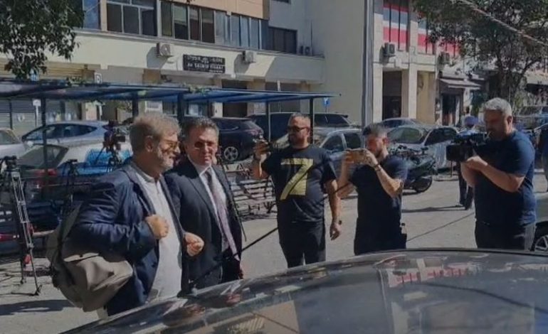 VIDEOLAJM/ Fatmir Mediu paraqitet në GJKKO për çështjen e Gërdecit