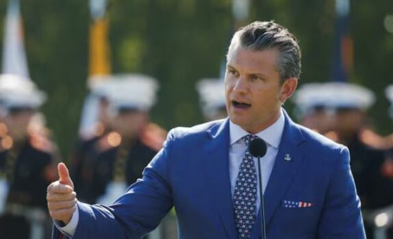 TAKIM I PAPRITUR/ Shefi i Pentagonit, Hegseth thërret me urgjencë krerët ushtarakë amerikanë…