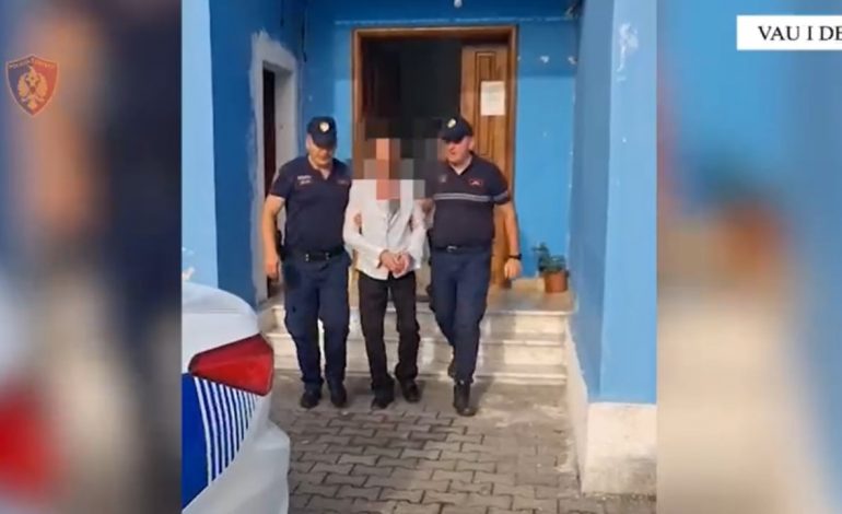 SHERR PËR PRONAT NË VAUN E DEJËS/ Dhunoi fizikisht dhe tentoi të godiste me thikë bashkëfshatarin, arrestohet 53-vjeçari