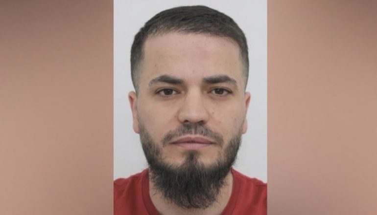 “50 MIJË EURO PËR NJË JETË”/ Ekzekutori i dyshuar i Klevis Lleshit përballet me drejtësinë, SPAK zbardh MESAZHET tronditëse të gjakmarrjes