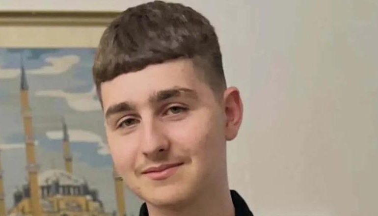 ALARMOHET FAMILJA NË GJIROKASTËR/ Prindërit humbin kontaktet me 15-vjeçarin, luten për gjetjen e Mateo Kalemit (FOTO+DETAJE)