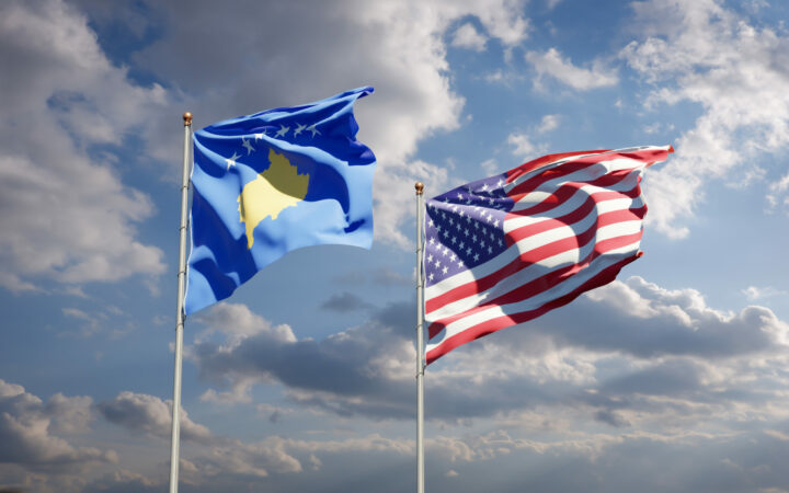 SHBA PEZULLON DIALOGUN STRATEGJI ME KOSOVËN/ Ambasada amerikane në Prishtinë: Qeveria në detyrë ka rritur tensionet dhe paqëndrueshmërinë