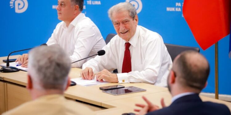 “KORBA E KORRUPSIONIT”/ Berisha komenton propozimin e Manastirliut si kandidate për Tiranën