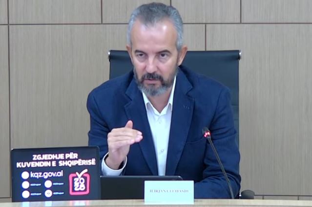 “KOMISIONET ME PËRBËRJE PARTIAKE…”/ Celibashi: Nga rregullat e votimit te numërimi, nevojitet rishikim i thellë i procesit zgjedhor në Shqipëri