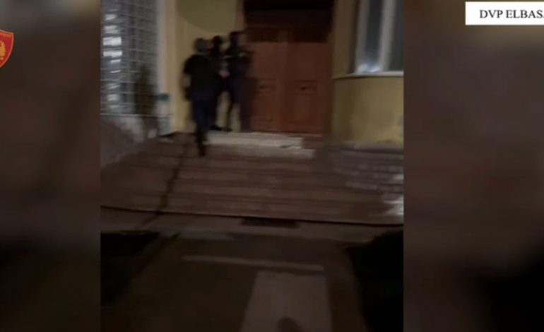 EMRAT/ Kush janë shpërndarësit që shisnin drogë pranë shkollave në Elbasan, ja si i zbuloi policia