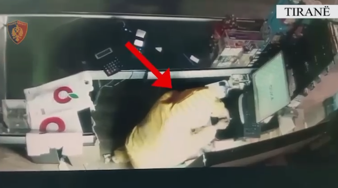 PAMJET/ Vodhi një shumë parash në një market, arrestohet 32-vjeçari në Tiranë