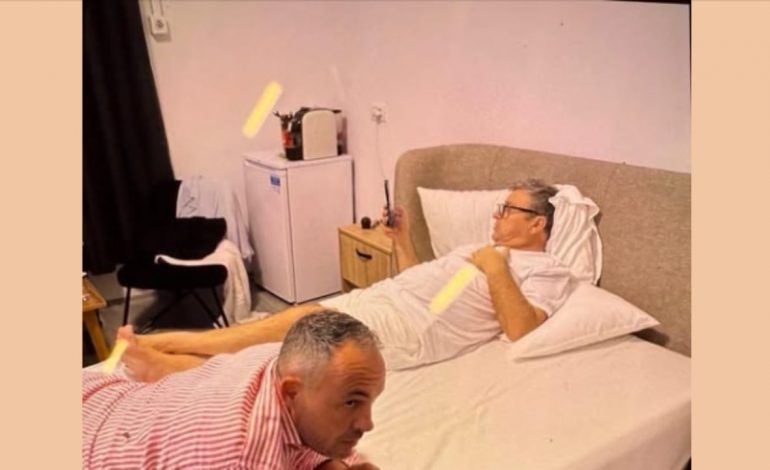 PUBLIKON FOTON/ Berisha: Vangjush Dako me telefon në dorë në qelinë e burgut