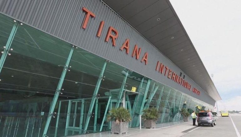 SEKUESTROHEN 6 RASTE PALIGJSHMËRIE NË RINAS/ Sekuestrohen mbi 22 mijë euro dhe dokumente të falsifikuara