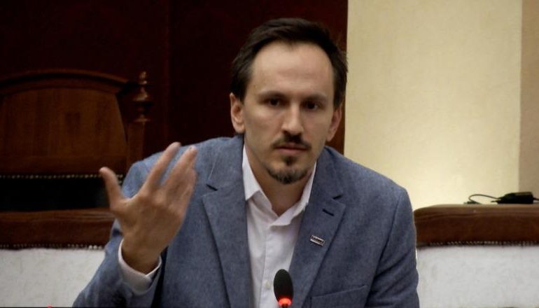 FINANCIMI I PARTIVE POLITIKE/ Muçi: Të jenë subjekt i drejtësisë! Fushata kthehet në ‘lavatriçe’ e pastrimit të parave