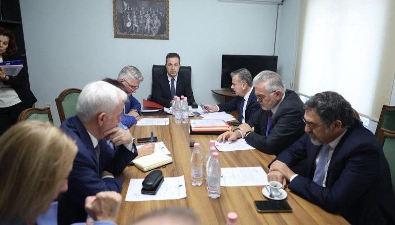 MBLEDHJA E KONFERENCËS SË KRYETARËVE/ Palët bien dakord për 90 minuta debat pas çdo raportimi institucional